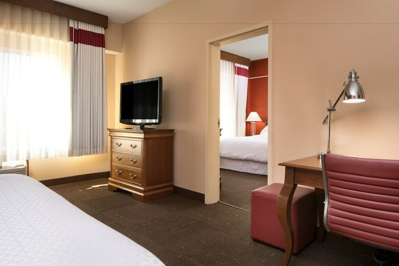Hotel Four Points By Sheraton Louisville Airport