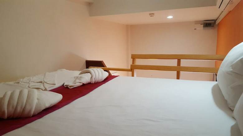 First & Frang Hotel
