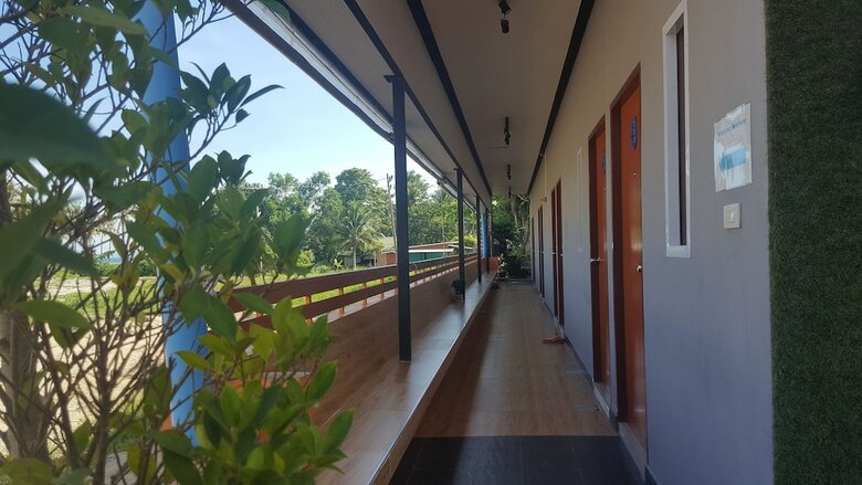 First & Frang Hotel