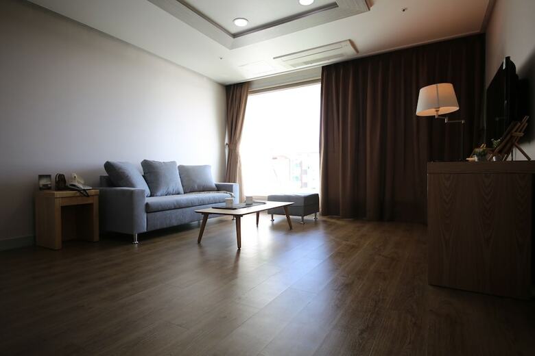 Hotel Aroha
