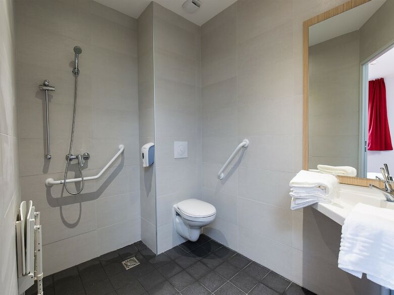 Hotel H�tel Premi�re Classe Chartres Barjouville