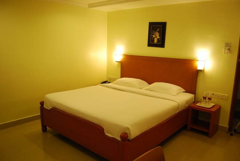 Hotel Rj Residency