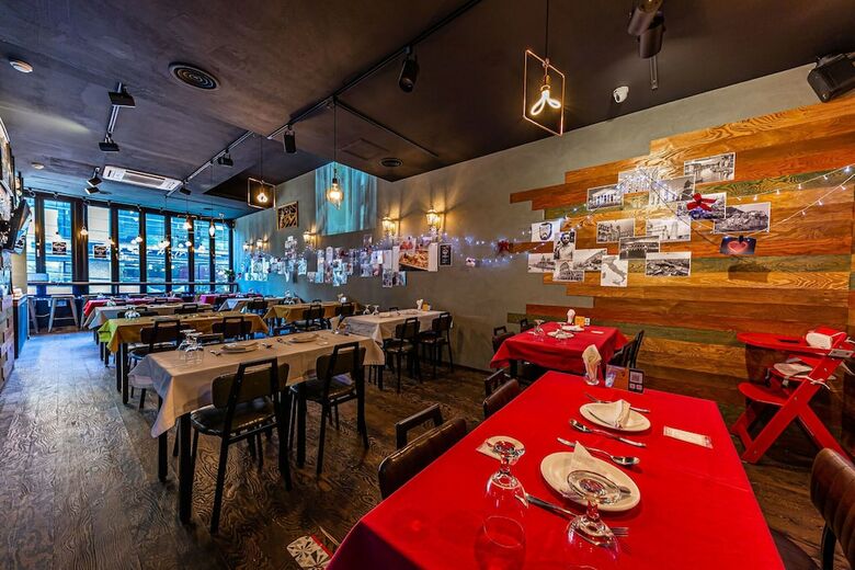 Friendly Dh Naissance Hotel By Mindrum Group