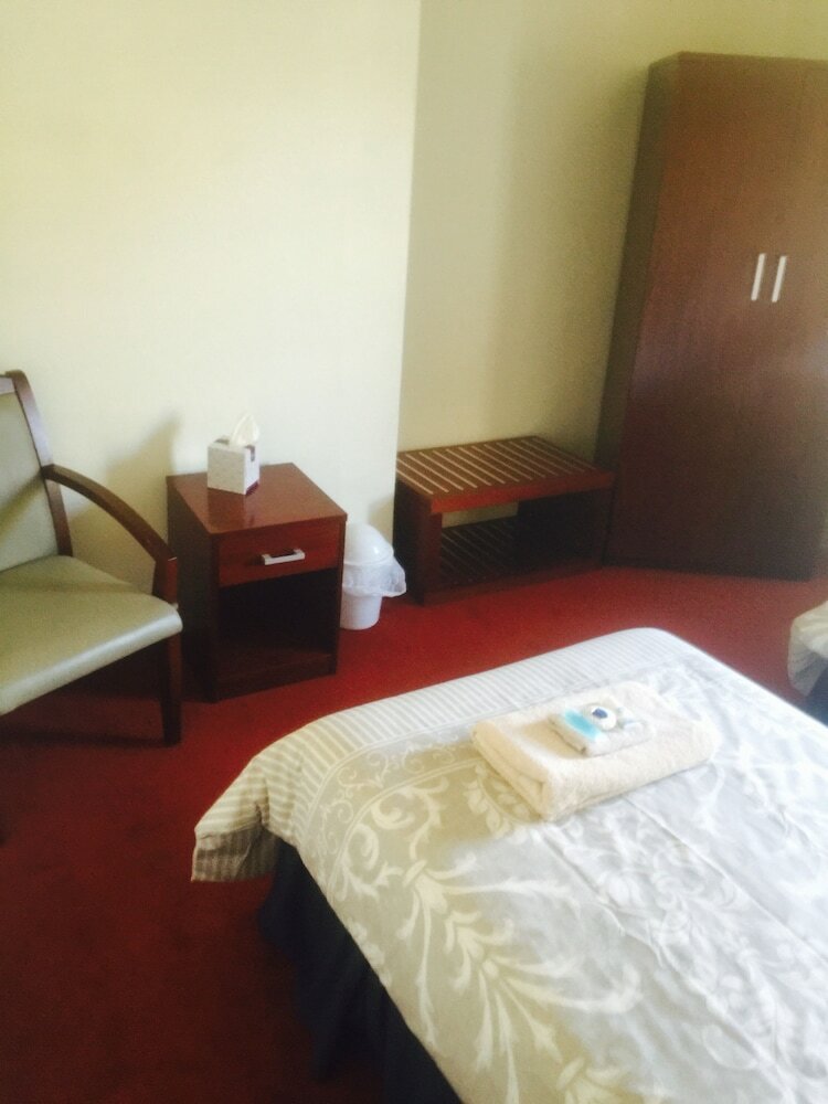 Ross Hotel
