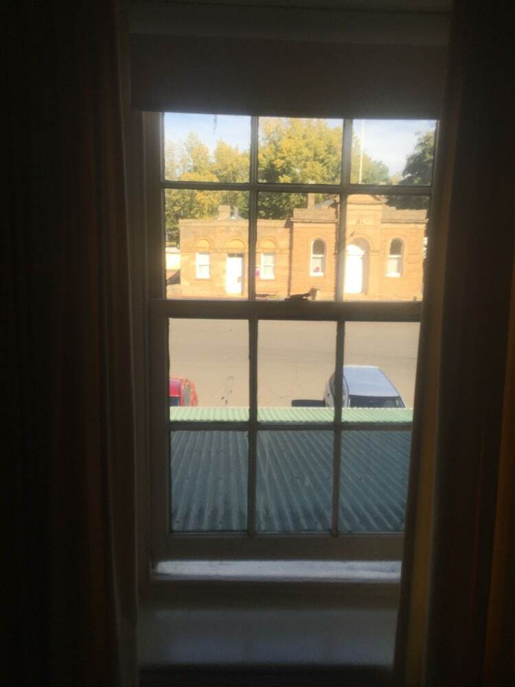 Ross Hotel