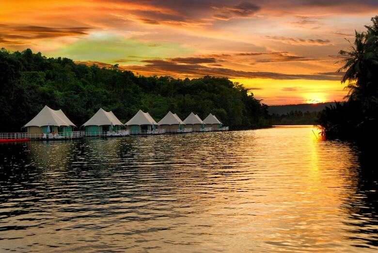 Hotel 4 Rivers Floating Lodge