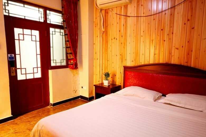 Hostal Leo Hostel