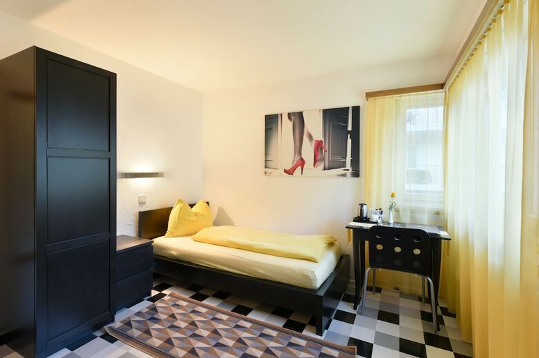 Schlosshotel - Self Check-in Hotel Am Schlosspark