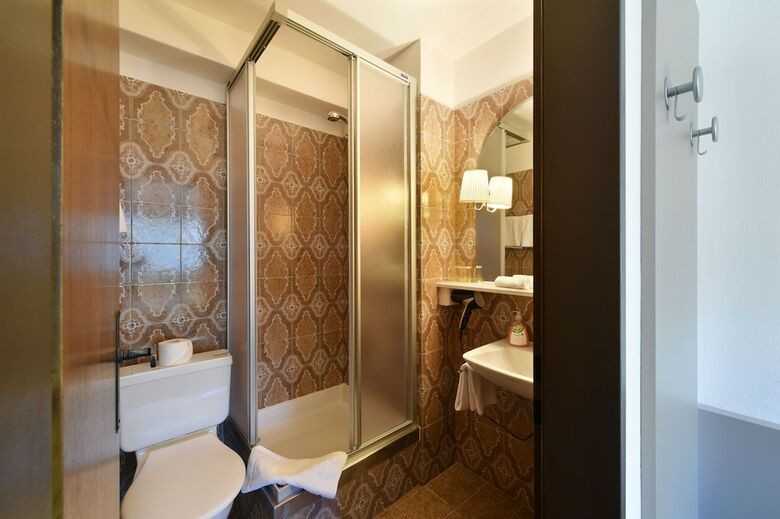 Schlosshotel - Self Check-in Hotel Am Schlosspark
