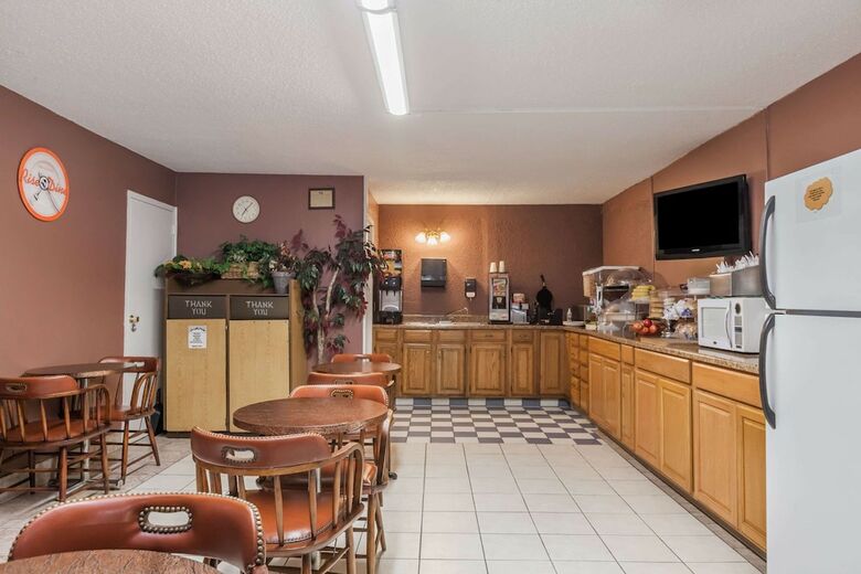 Hotel Howard Johnson By Wyndham Albany