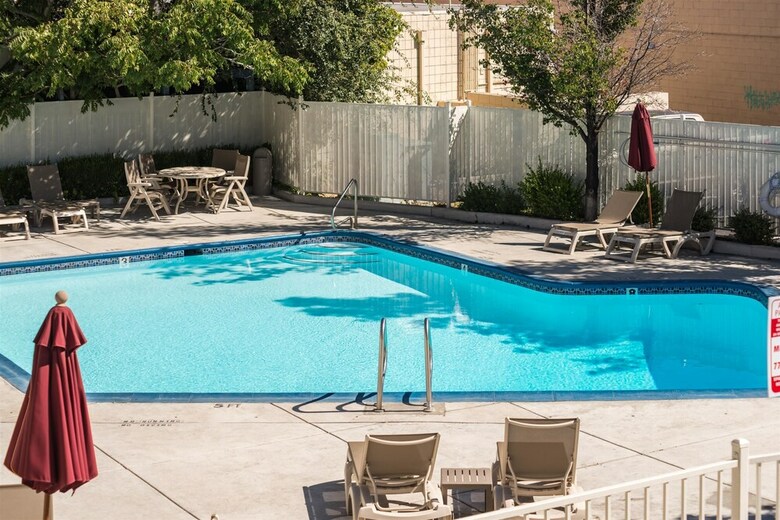 Motel 6 Reno, Nv - Virginia Plumb