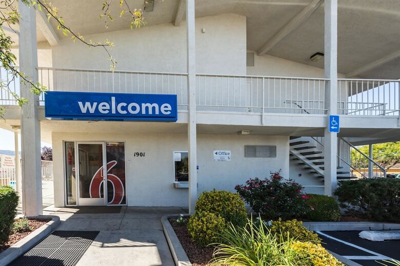 Motel 6 Reno, Nv - Virginia Plumb