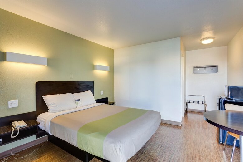 Motel 6 Bowling Green