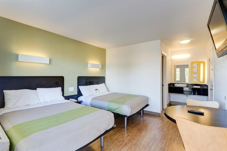 Motel 6 Bowling Green