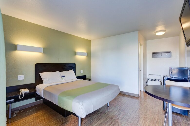 Motel 6 Bowling Green