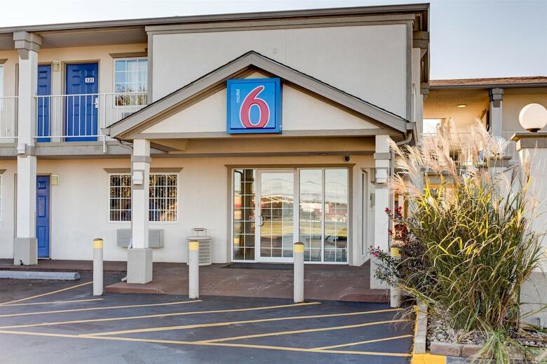 Motel 6 Bowling Green
