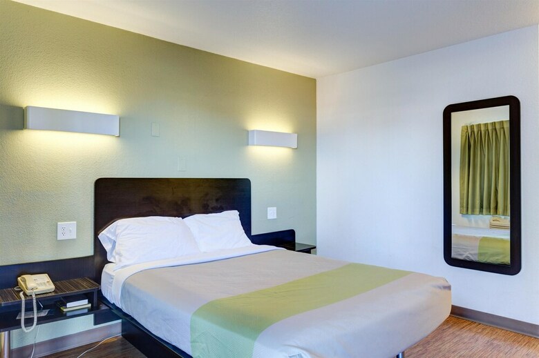 Motel 6 Bowling Green