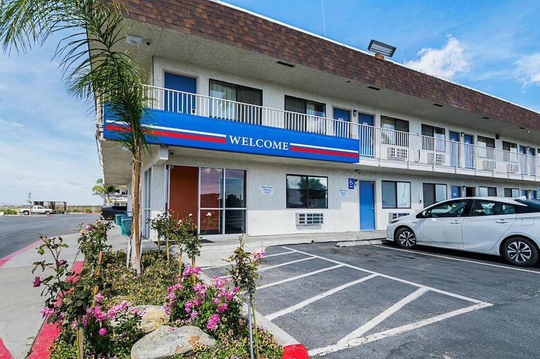 Motel 6 Lost Hills