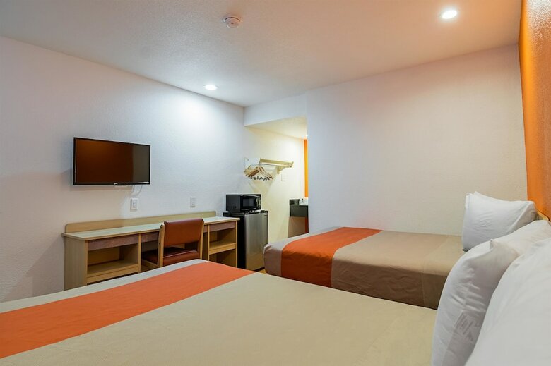 Motel 6 Lost Hills