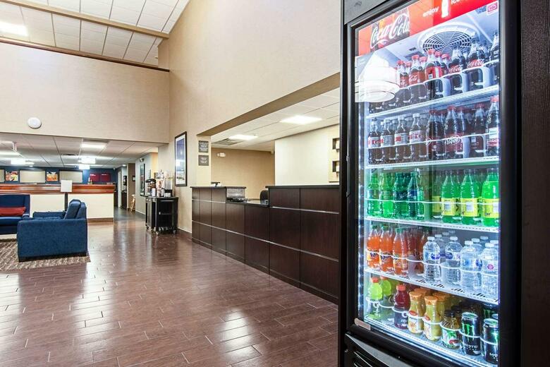 Hotel Comfort Suites Airport