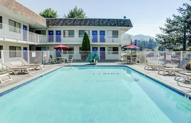 Motel 6 Grants Pass, Or