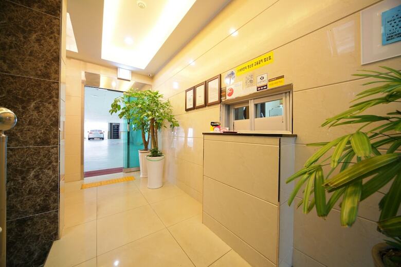 Hotel Iris Motel