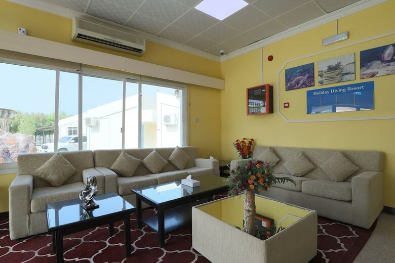 Hotel Capital O 224 Holiday Beach Resort