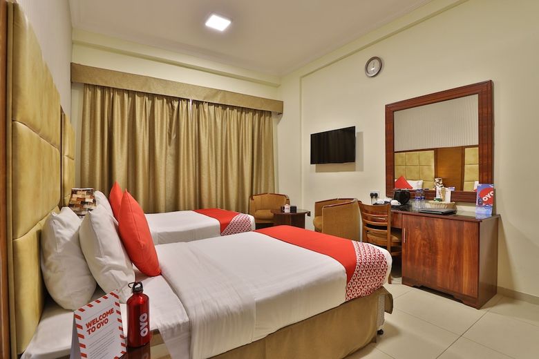 Oyo 101 Click Hotel