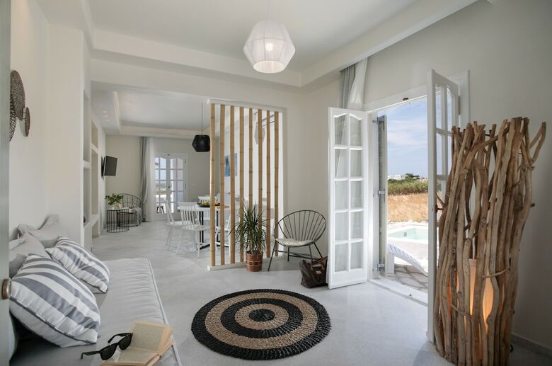 Aeolos Luxury Villas & Suites