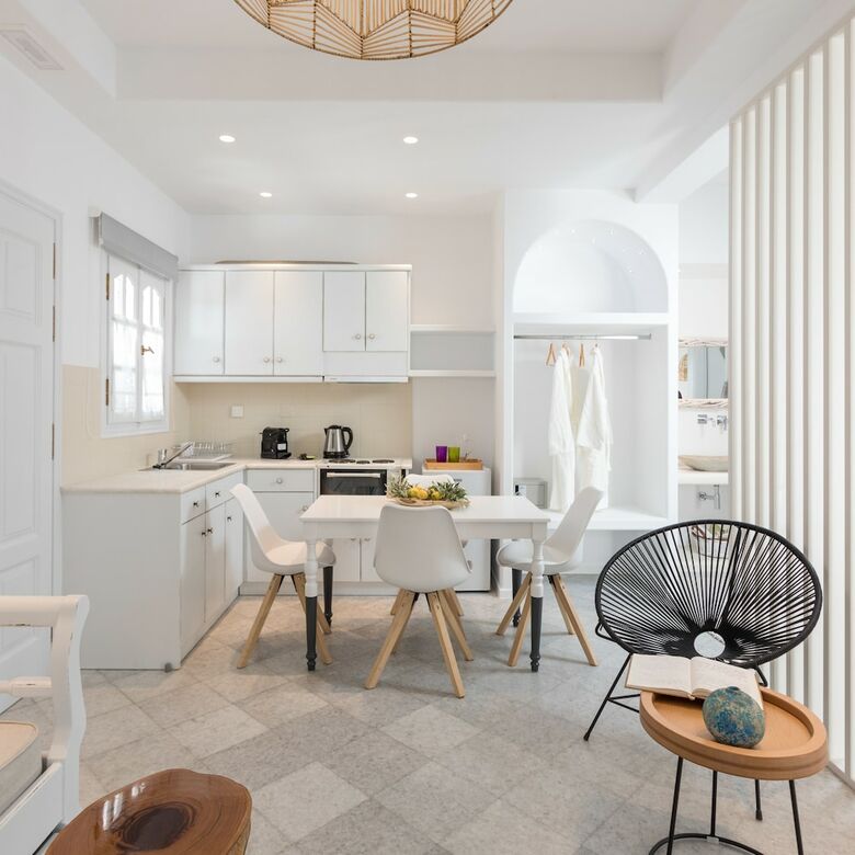 Aeolos Luxury Villas & Suites