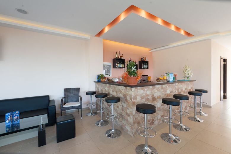 Aparthotel Crystal Blue Apartments