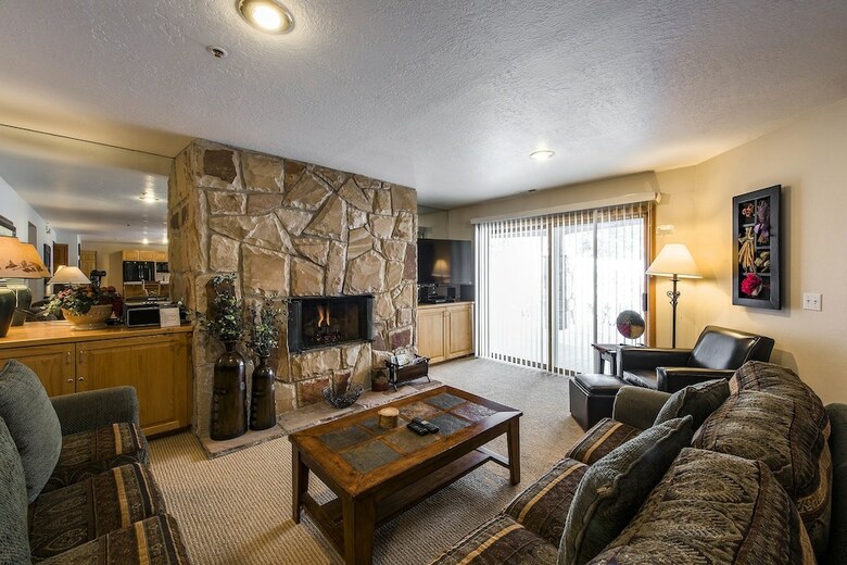 All Seasons Condominiums By All Seasons Resort Lodging