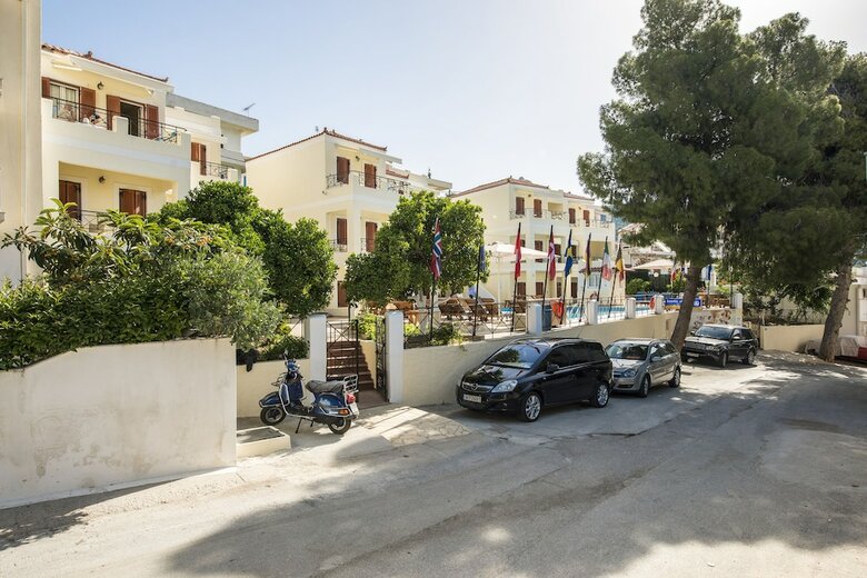 Aparthotel Kostis Villas