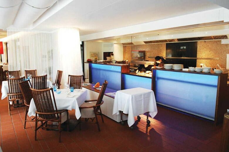 Hidalgo Suites & Restaurant