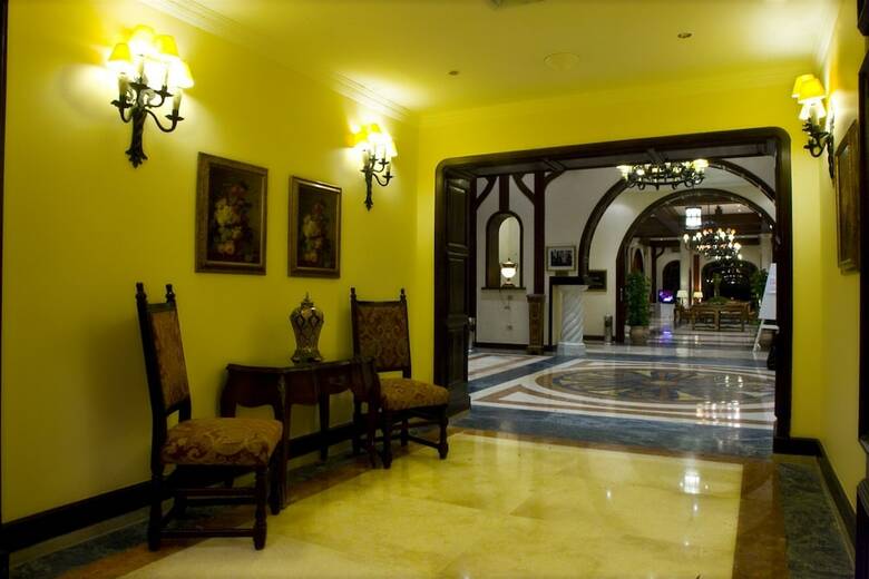 Helnan Auberge Hotel