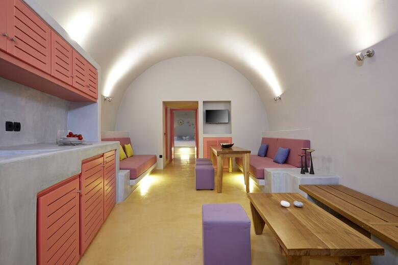 Hotel Caldera Edge Suites