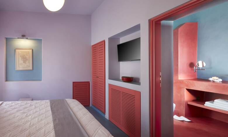 Hotel Caldera Edge Suites
