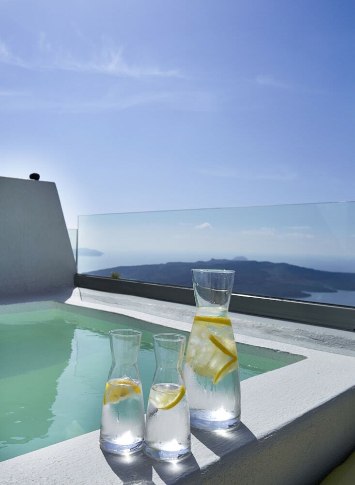 Hotel Caldera Edge Suites