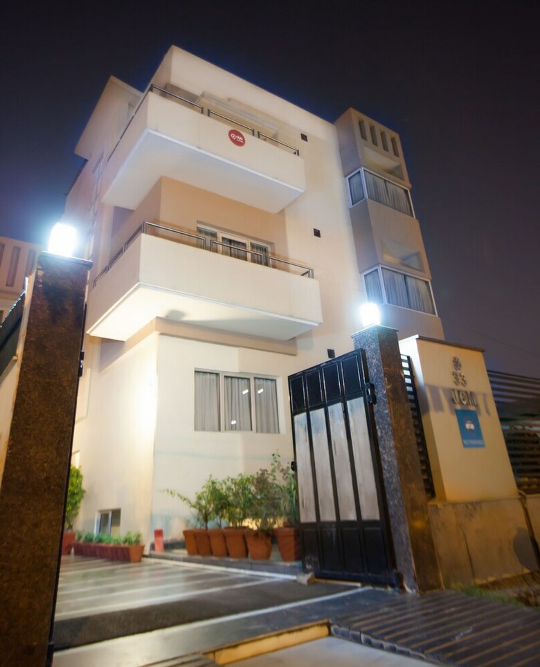 Hotel Oyo Rooms 074 Cyber City