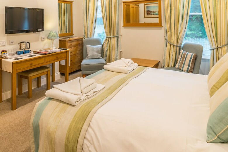 Hotel Chestnuts House