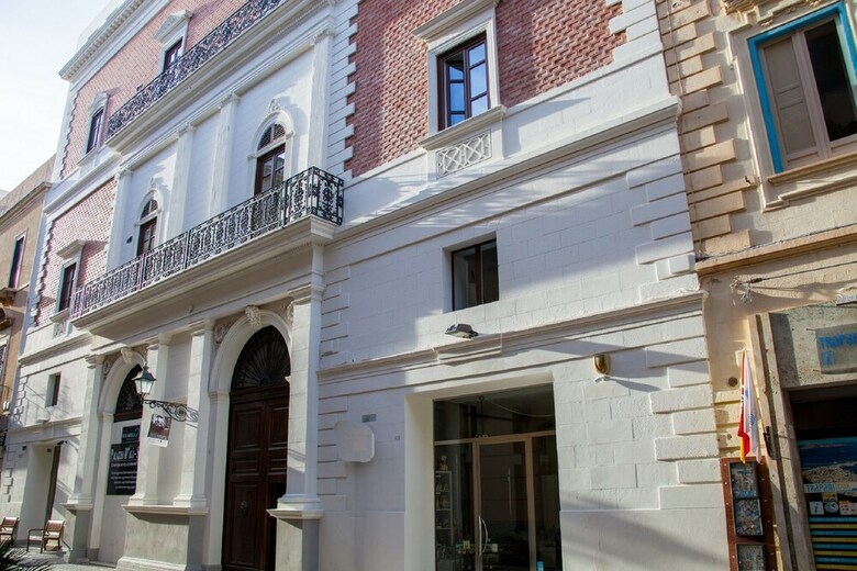 Hotel Central Gallery Rooms