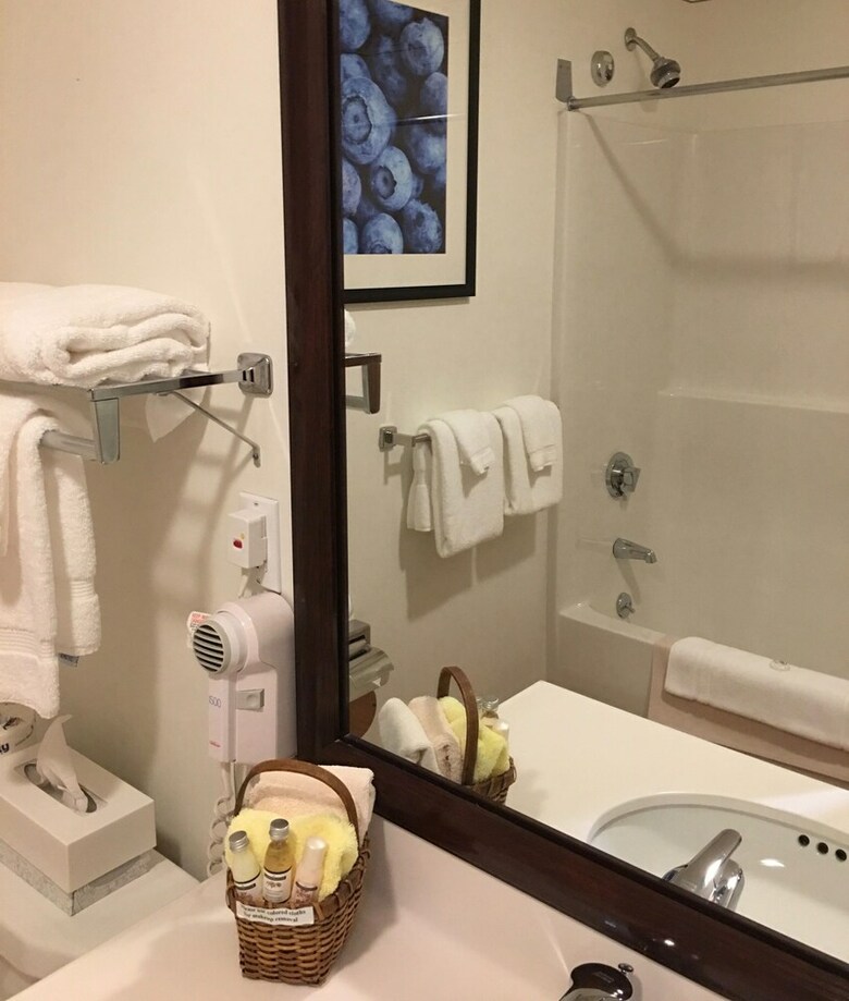 Camden Riverhouse Hotel