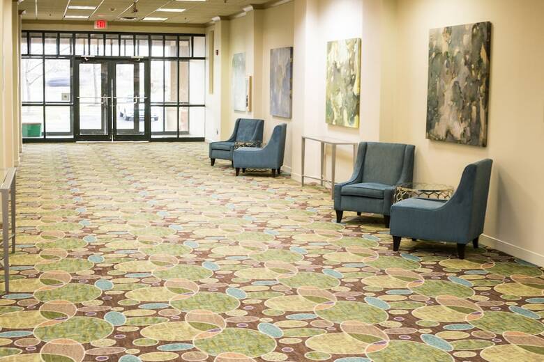 Holiday Inn Hotel & Suites Bolingbrook