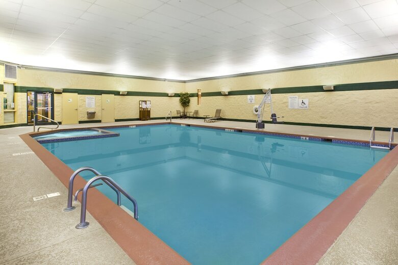 Holiday Inn Hotel & Suites Bolingbrook