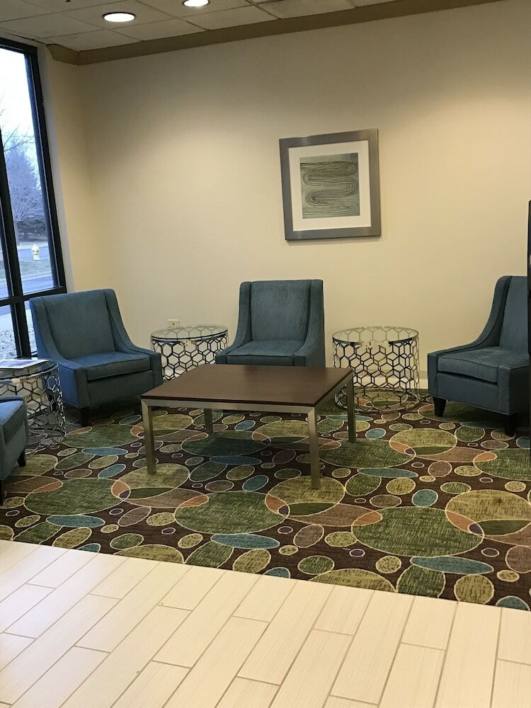 Holiday Inn Hotel & Suites Bolingbrook