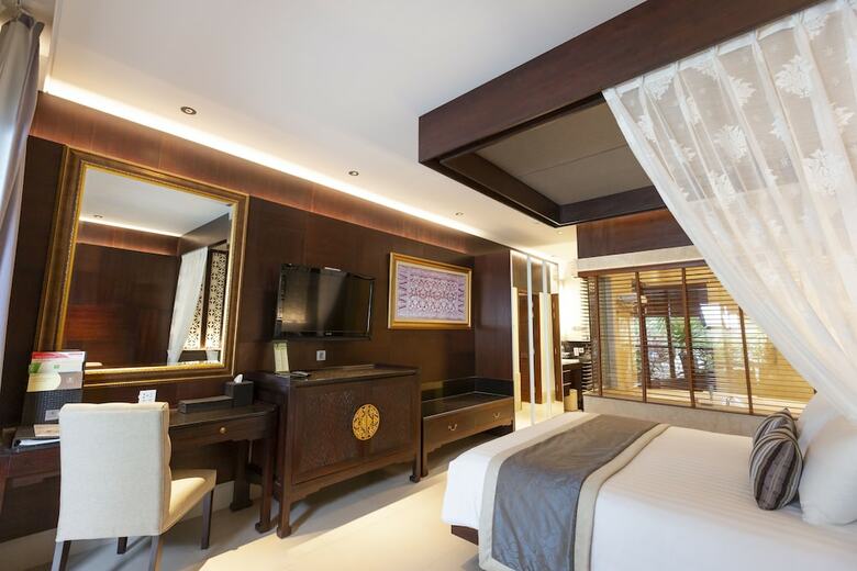 Hotel Puri Santrian