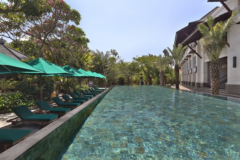 Hotel Puri Santrian