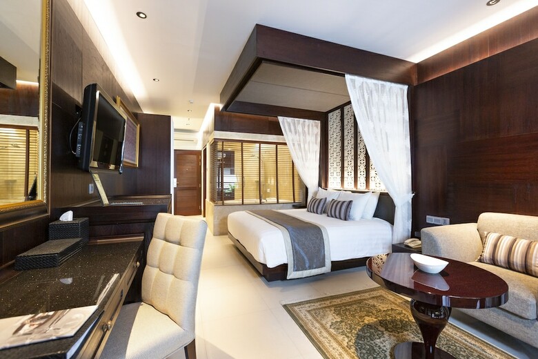 Hotel Puri Santrian