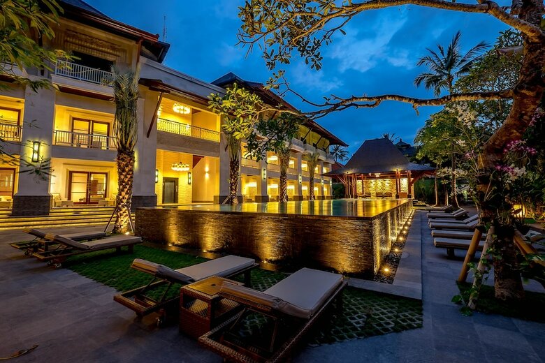 Hotel Puri Santrian