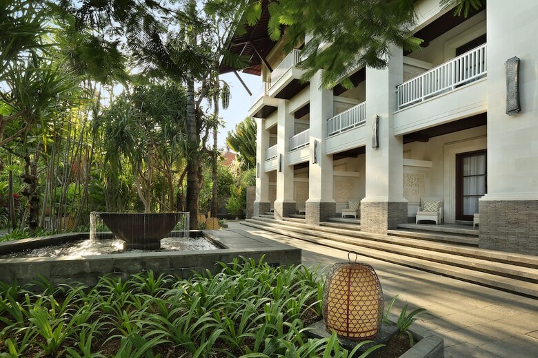 Hotel Puri Santrian